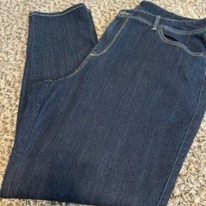 Women's W62 Classic Fit Skinny Jeans Size 18 - LIKE NEW!!